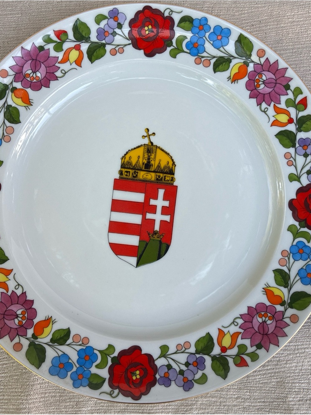 Kalocsa Hungary Porcelain 9.5" Plate Coat of Arms Hungarian Crest Gold Rim Art